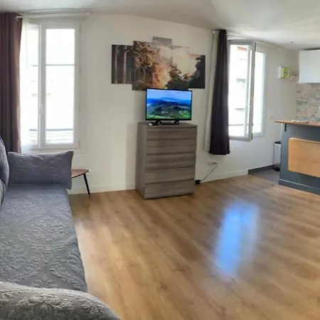 דירה Joli Studio En Dernier Etage *